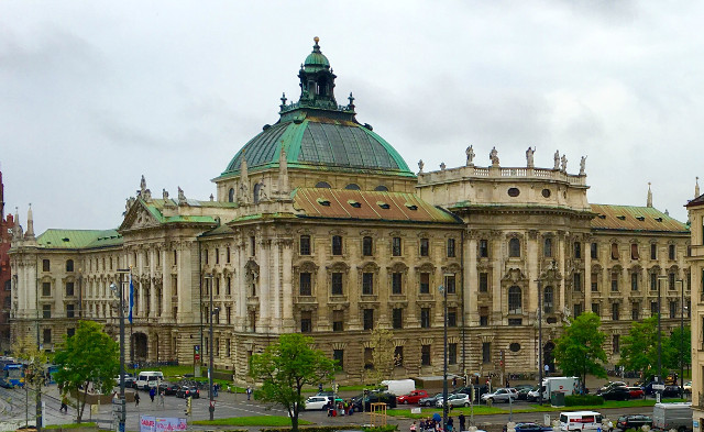 Justizpalast